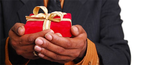 Cadeaux clients ou cadeaux d'affaires : régime de TVA et déduction fiscale