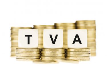 Fausses factures émises par un salarié : qui doit reverser la TVA correspondante ?